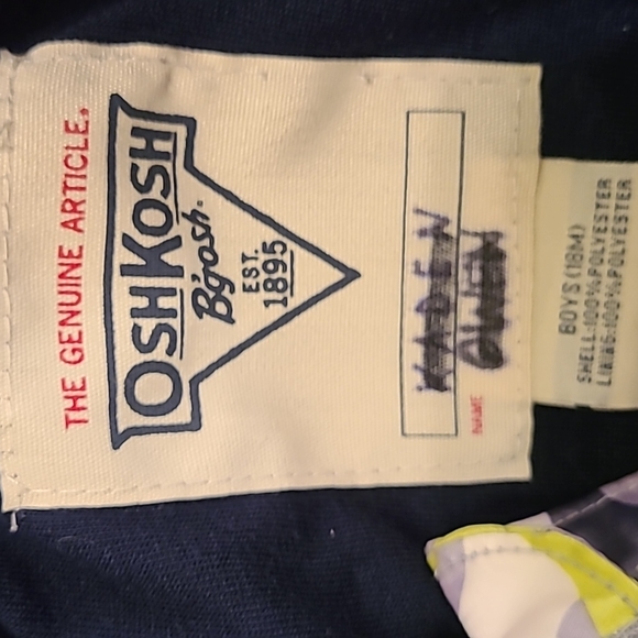 OshKosh B'gosh camo hooded rain jacket - Picture 3 of 5